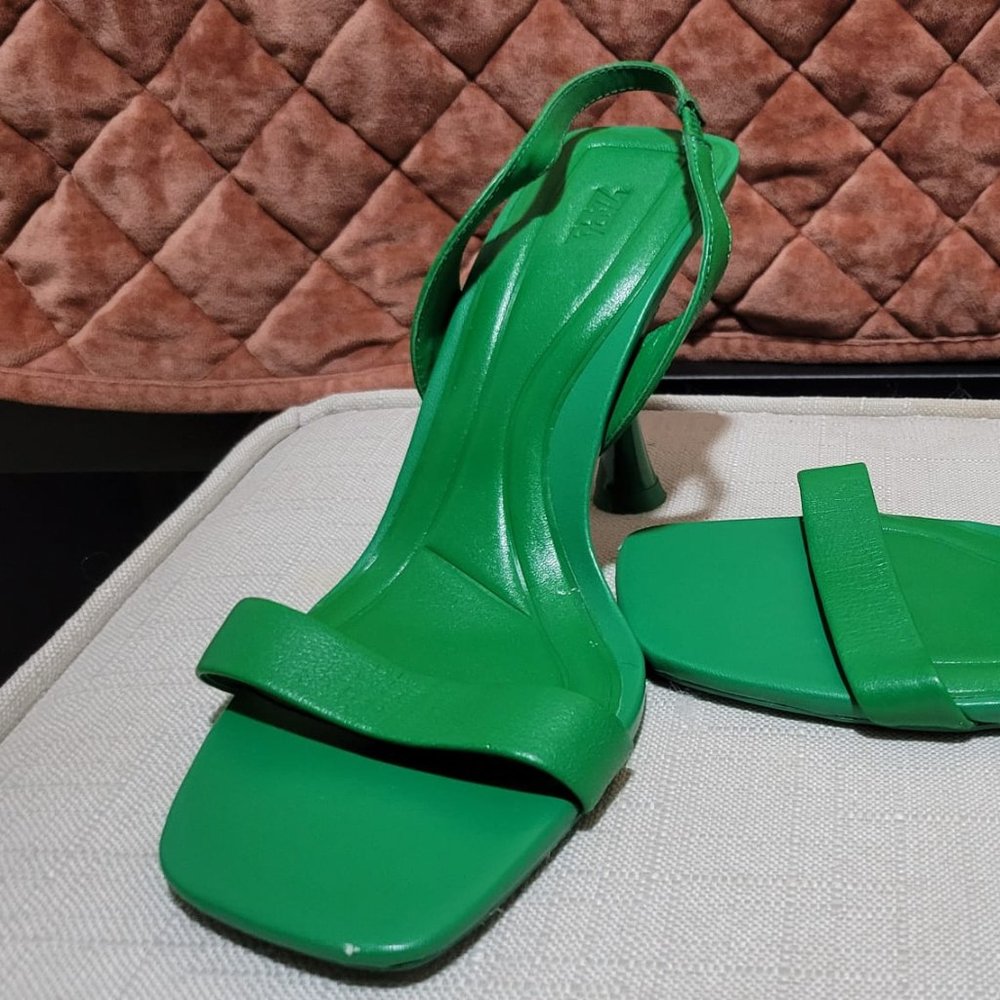 SLING BACK HEELS